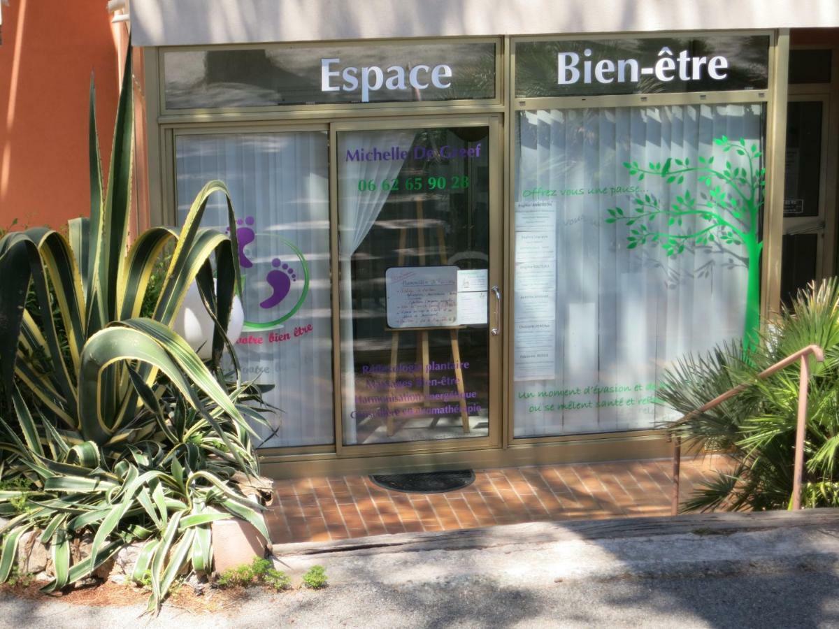Joli Studio A Front De Mer Saint-Raphael  Exterior photo